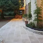 Les Gris Hotel